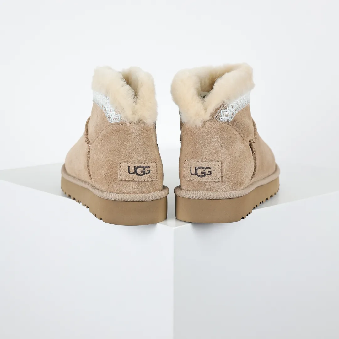 Copywriting price 💰600 The core recommendation is good price. The platform’s foreign trade is exclusively for UGG Classic women’s snow boots 1174496. Produced by the ten-year-old brand shoemaking factory production line. Pay attention to every detail. Longfeng A-grade genuine sheep fur is integrated. It is built in full compliance with the ZP process. Size: 35 36 37 38 39 40